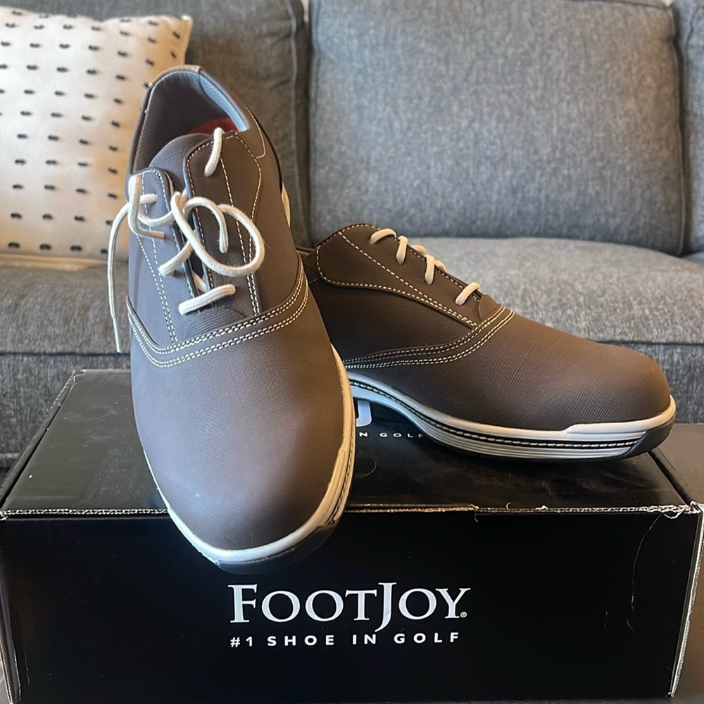 FootJoy Men's Golf Shoes. Size 10.5. Contour Casual. Never worn, in box.